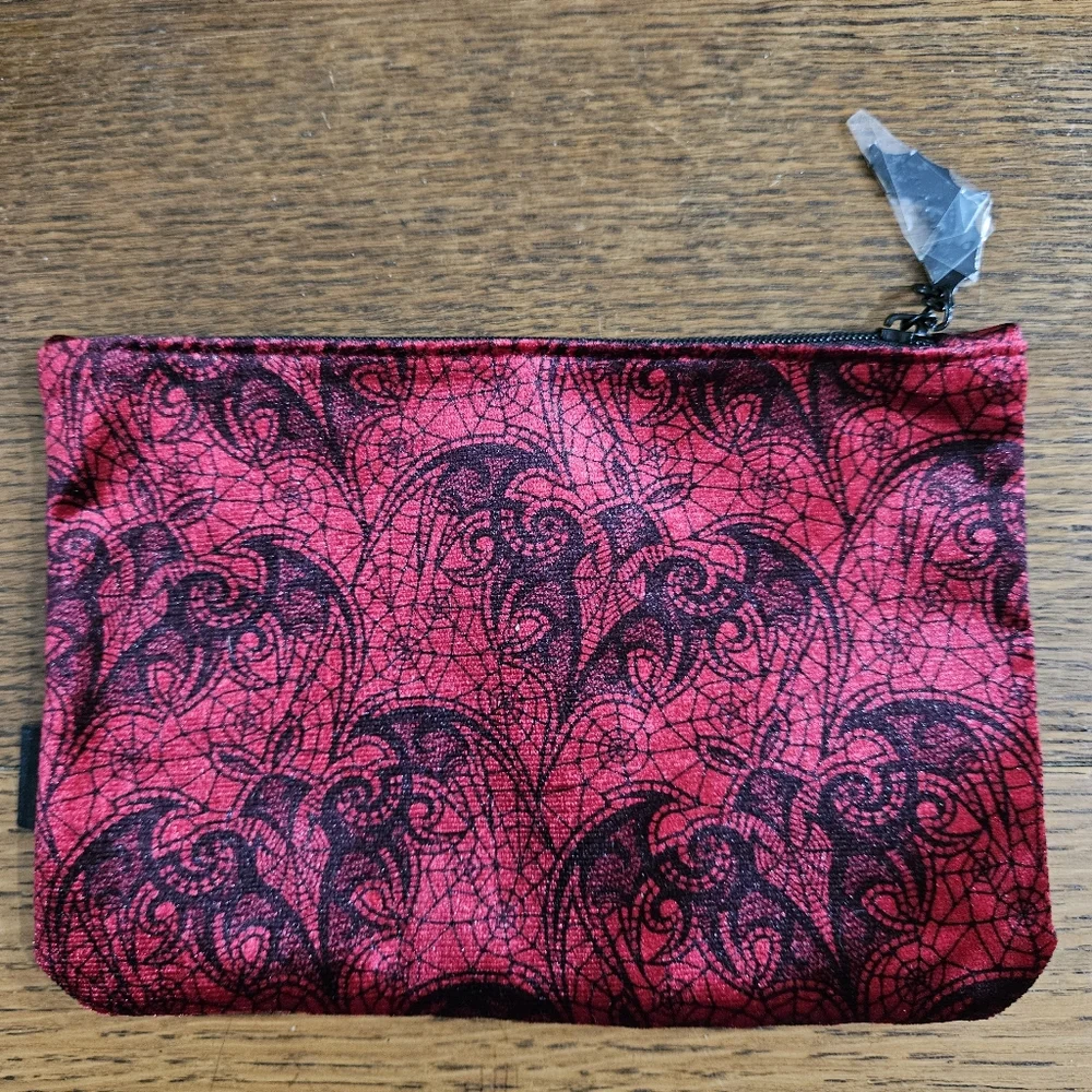 Clinique quickliner for eyes + Ipsy Halloween makeup bag